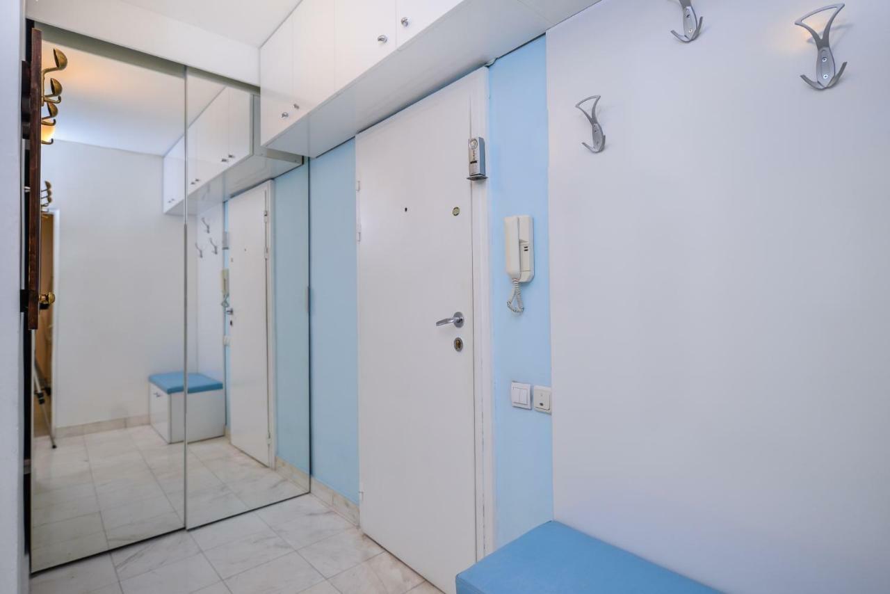 Comfortable One Bedroom Apartment In A Lively Area | Zona B5 | Russian Square Sofia Ngoại thất bức ảnh