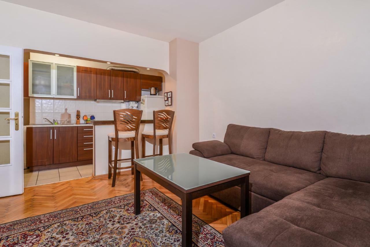 Comfortable One Bedroom Apartment In A Lively Area | Zona B5 | Russian Square Sofia Ngoại thất bức ảnh