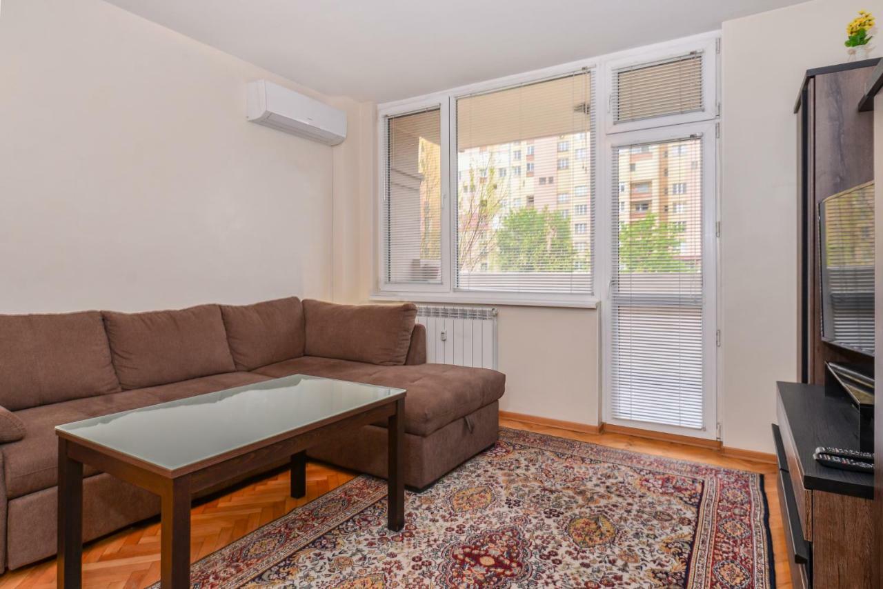 Comfortable One Bedroom Apartment In A Lively Area | Zona B5 | Russian Square Sofia Ngoại thất bức ảnh