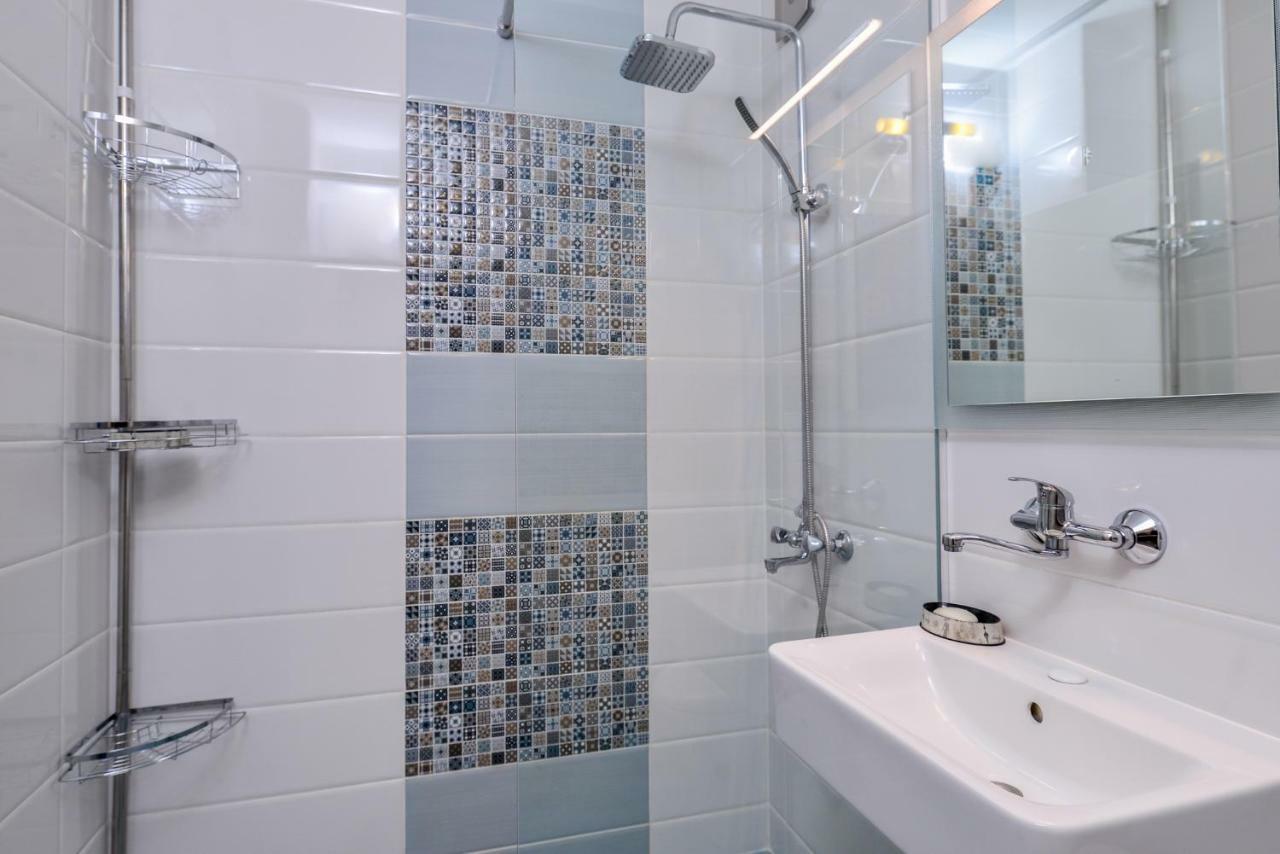 Comfortable One Bedroom Apartment In A Lively Area | Zona B5 | Russian Square Sofia Ngoại thất bức ảnh
