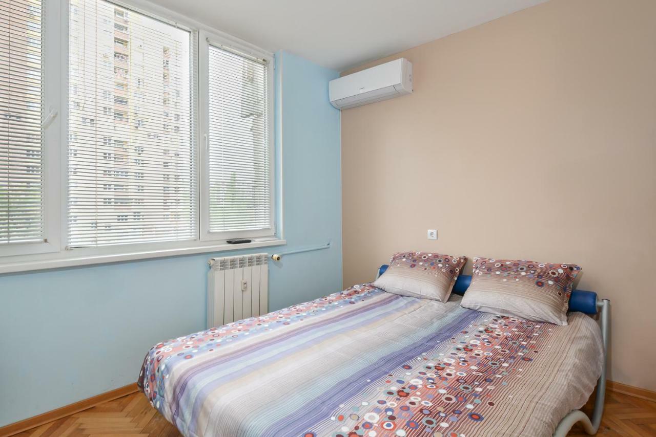 Comfortable One Bedroom Apartment In A Lively Area | Zona B5 | Russian Square Sofia Ngoại thất bức ảnh