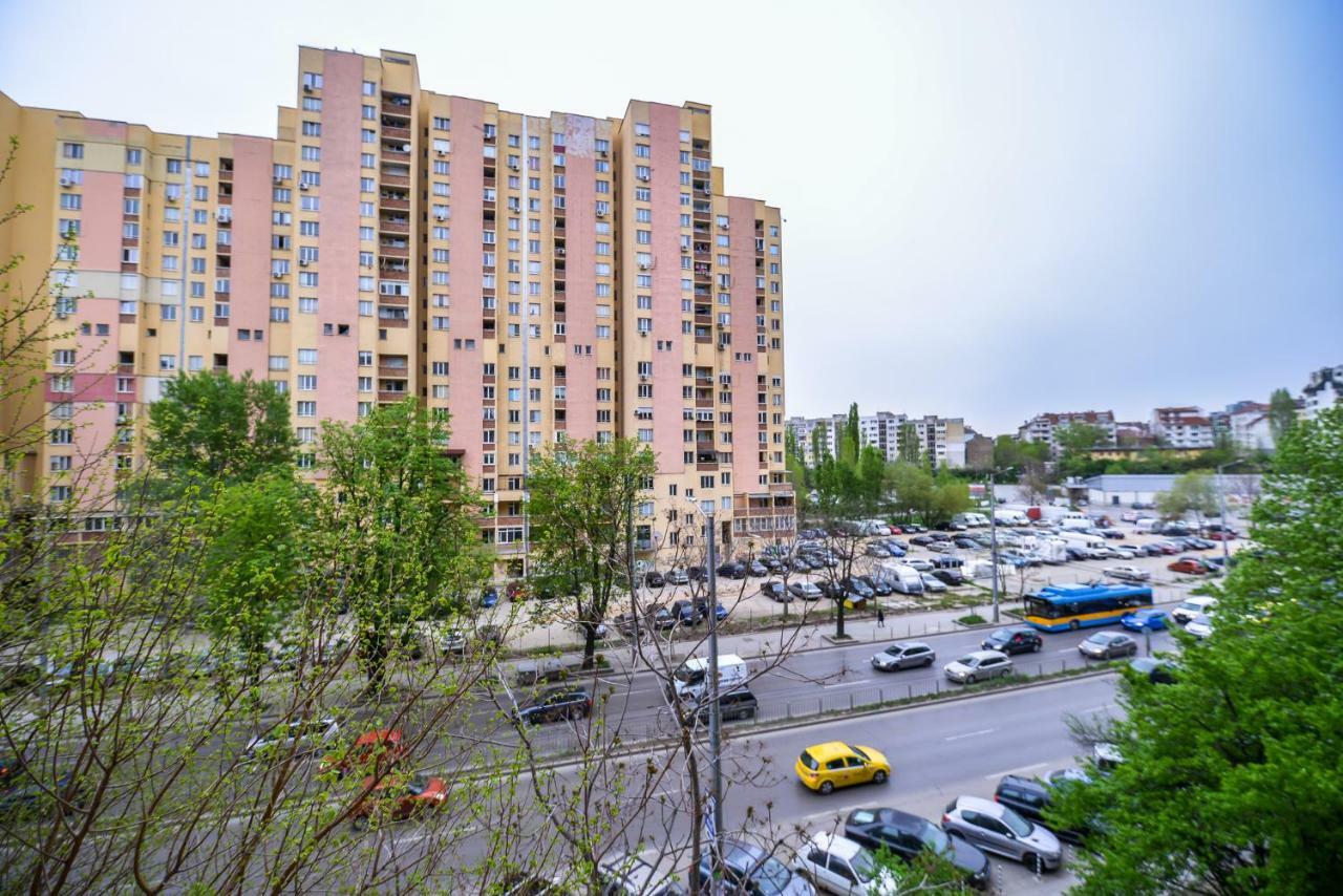 Comfortable One Bedroom Apartment In A Lively Area | Zona B5 | Russian Square Sofia Ngoại thất bức ảnh